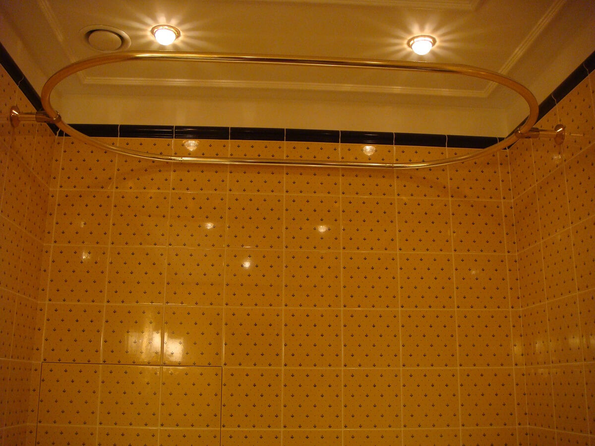 Карниз в ванную комнату овальный золото